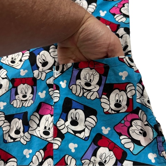 Disney Mickey & Minnie Mouse Print Women Blue V-Neck Short Sleeve Scrub Top Sz L - Picture 13 of 16
